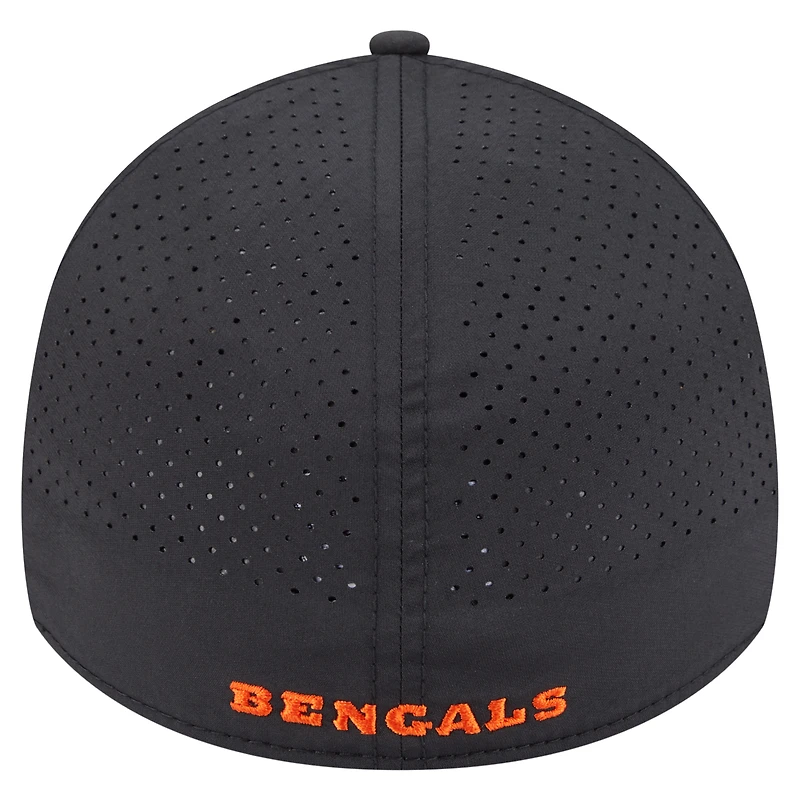 Casquette perforée 39THIRTY Flex noire New Era pour homme des Bengals de Cincinnati