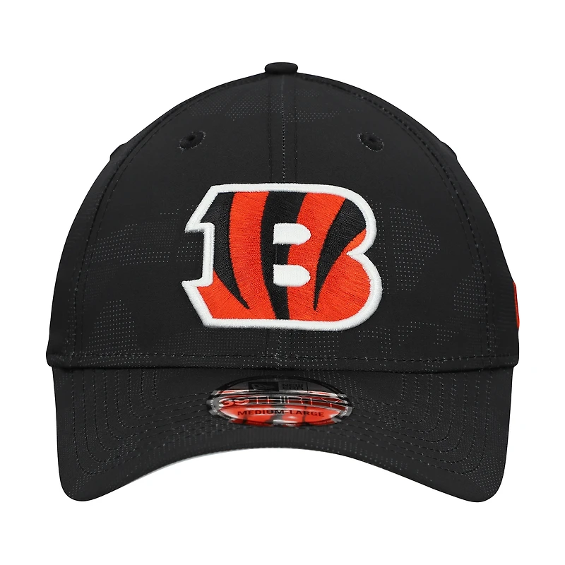 Men's New Era  Black Cincinnati Bengals Tonal Camo 39THIRTY Stretch Fit Hat