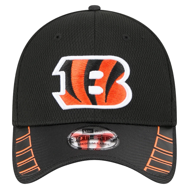 Casquette New Era noire à visière Cincinnati Bengals Hit 39THIRTY Flex pour homme