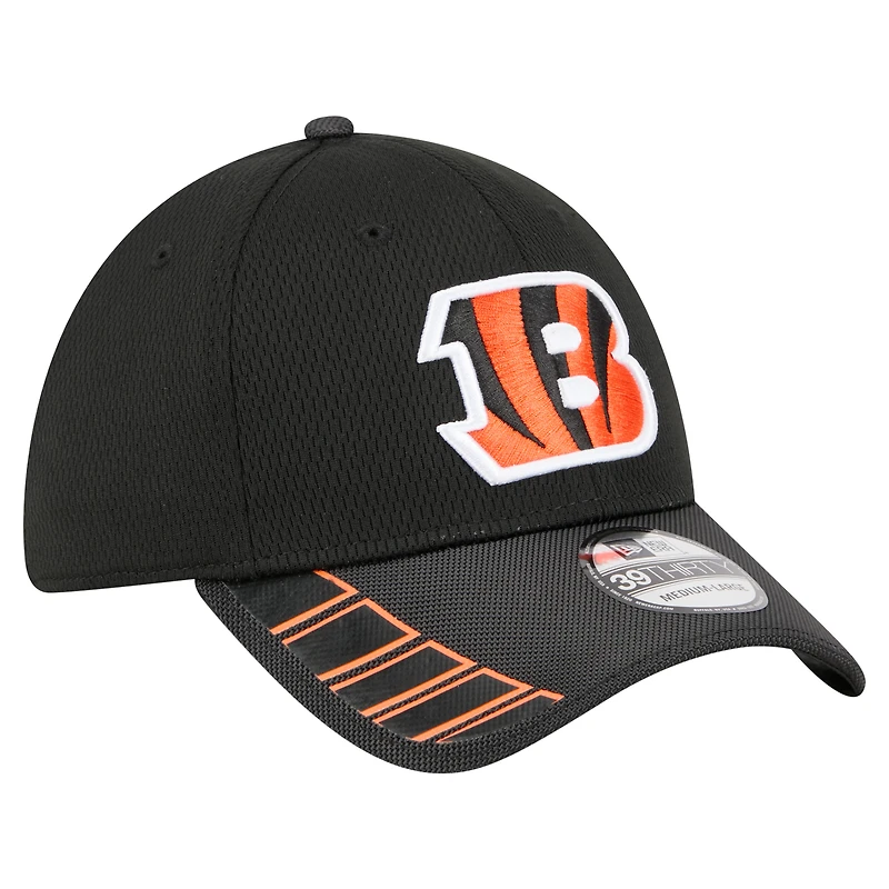 Casquette New Era noire à visière Cincinnati Bengals Hit 39THIRTY Flex pour homme