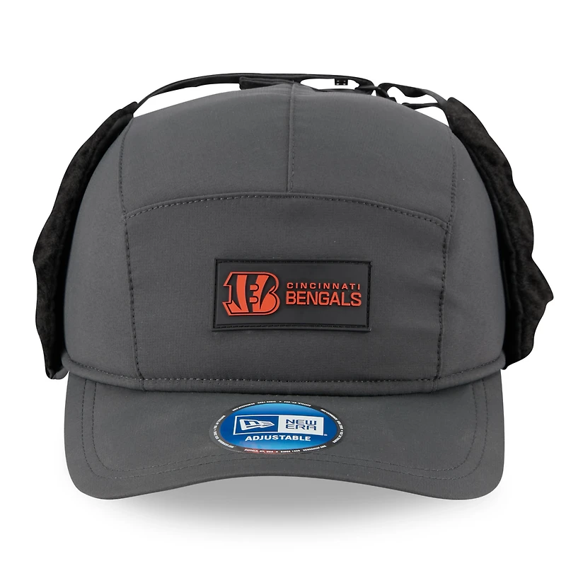Casquette ajustable New Era anthracite Cincinnati Bengals 2025 Sideline Runner pour homme avec oreilles de chien