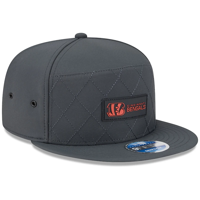 Men's New Era Charcoal Cincinnati Bengals 2025 Sideline Cold Weather Split Panel 9FIFTY Snapback Hat