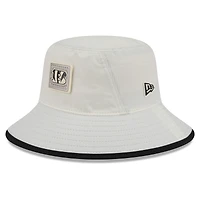Bob de sport New Era crème pour homme, Cincinnati Bengals, camp d'entraînement NFL 2026