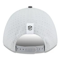 Casquette ajustable New Era 9FORTY gris/graphite pour homme, camp d'entraînement NFL 2025 des Bengals de Cincinnati