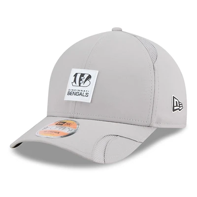 Casquette ajustable New Era grise Cincinnati Bengals 2025 Sideline M-Crown 9FORTY pour homme