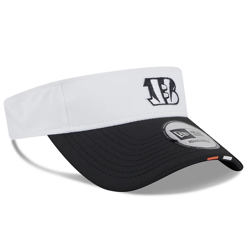 Visière ajustable New Era blanche/noire pour homme, camp d'entraînement NFL 2025 des Bengals de Cincinnati