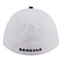 Casquette New Era pour homme, blanche et noire, écusson des Bengals de Cincinnati, modèle 39THIRTY, A monture couronne perforée.