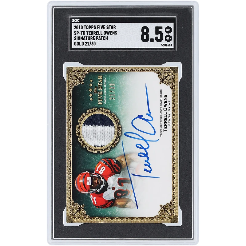 Carte autographiée par Terrell Owens (Cincinnati Bengals) de la collection Topps Five Star Gold Signature Patch Tri-Color Relic 2010, numéro SP-TO, numéro 21/30, authentifiée par SGC (note 8,5).