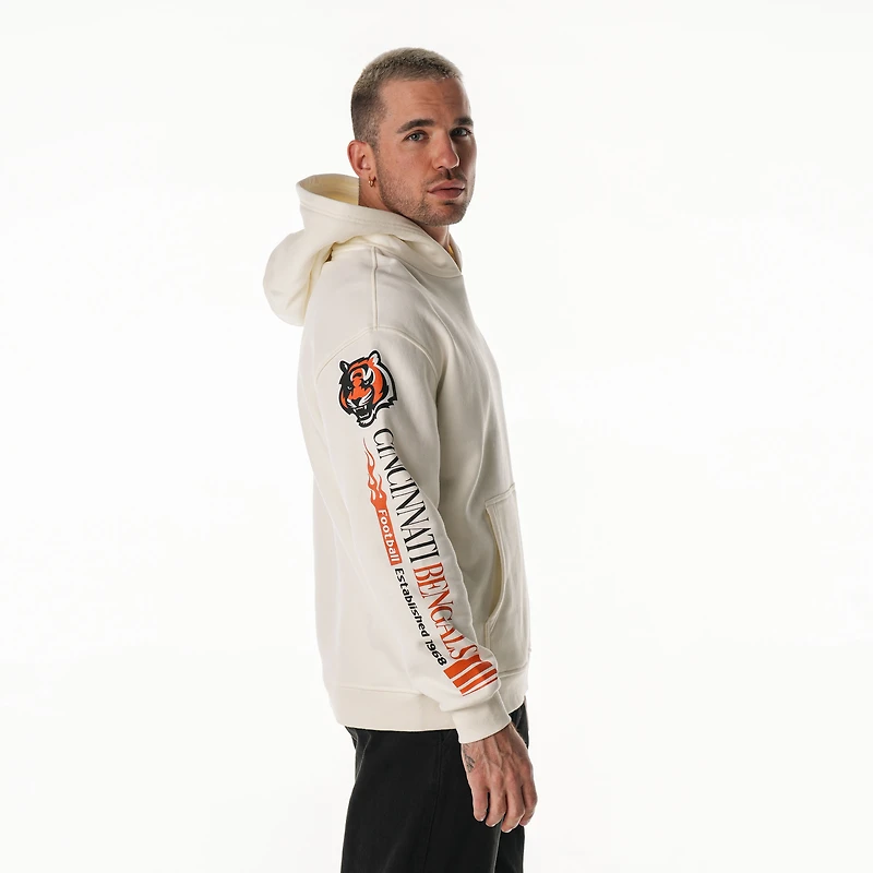 Sweat à capuche unisexe en polaire manches graphiques superposées, couleur crème, des Bengals de Cincinnati The Wild Collective