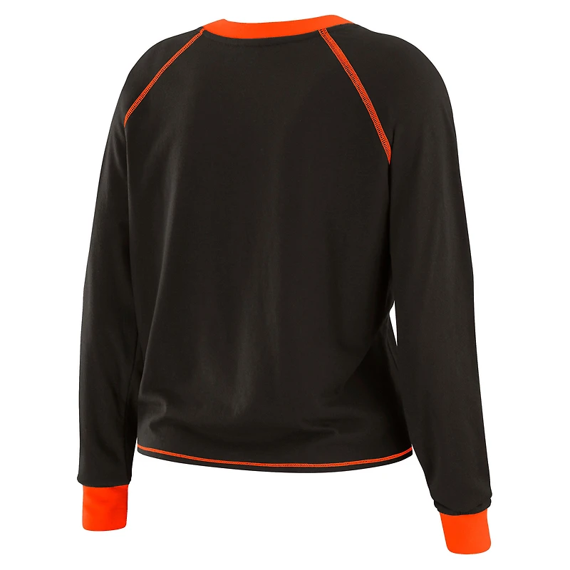 Haut à manches longues noué sur le devant noir/orange pour femme WEAR by Erin Andrews des Bengals de Cincinnati