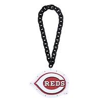 Les Reds de Cincinnati illuminent une chaîne de fans avec un grand logo