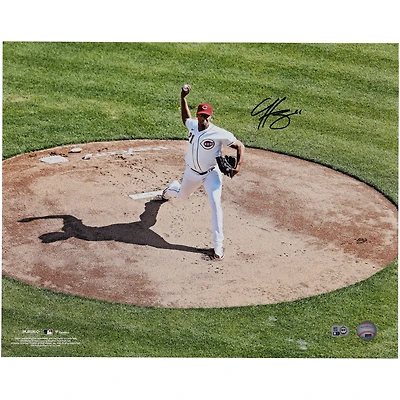 Photo autographiée de Hunter Greene (Reds de Cincinnati) - Premier lancer, jour d'ouverture 2023 (40,6 x 50,8 cm)