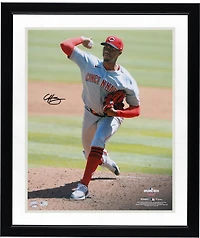 Photo de lanceur autographiée de Hunter Greene (Reds de Cincinnati) - 40,6 x 50,8 cm