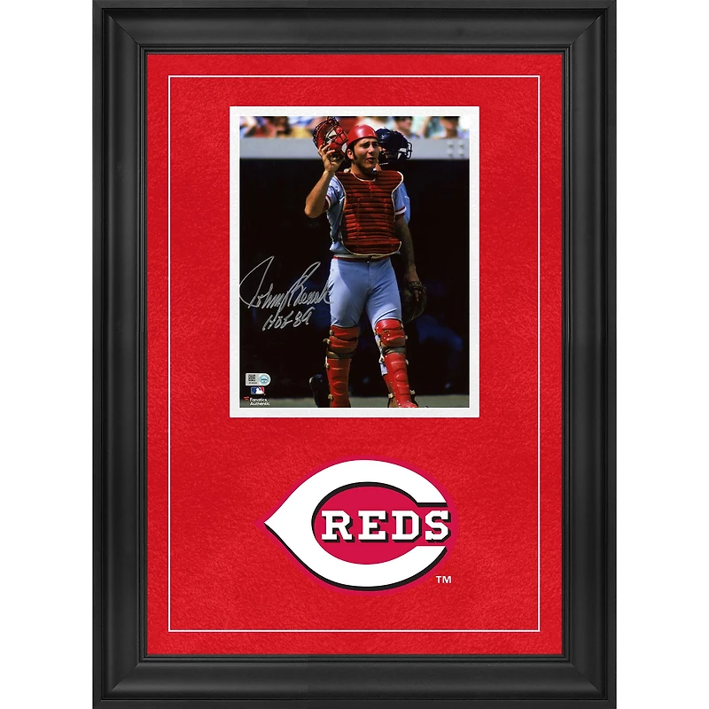 Photographie encadrée de luxe autographiée de Johnny Bench des Reds de Cincinnati 8" x 10" avec équipement de receveur et inscription "HOF 89"