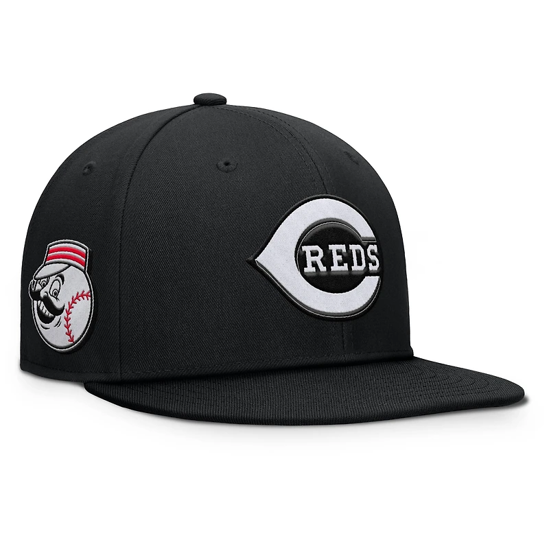 Men's Fanatics Black Cincinnati Reds Walk-Off Bullpen Snapback Hat