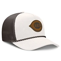 Casquette trucker ajustable Fanatics crème/marron Cincinnati Reds Level Up Bronco pour homme