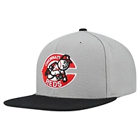 Men's Mitchell & Ness Gray Cincinnati Reds Cooperstown Collection Basic Flip Snapback Hat