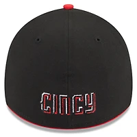 Casquette New Era City Connect 39THIRTY Flex noire des Reds de Cincinnati 2023 pour homme