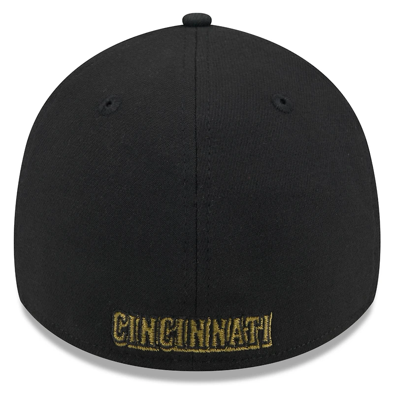 Men's New Era  Black Cincinnati Reds 2024 Armed Forces Day 39THIRTY Flex Hat