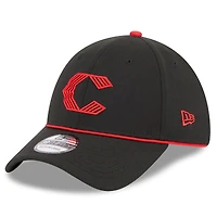 Casquette New Era City Connect 39THIRTY Flex noire pour homme, édition 2024 des Cincinnati Reds