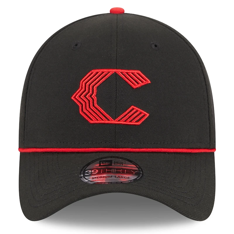 Casquette New Era City Connect 39THIRTY Flex noire pour homme, édition 2024 des Cincinnati Reds