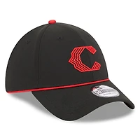 Casquette New Era City Connect 39THIRTY Flex noire pour homme, édition 2024 des Cincinnati Reds