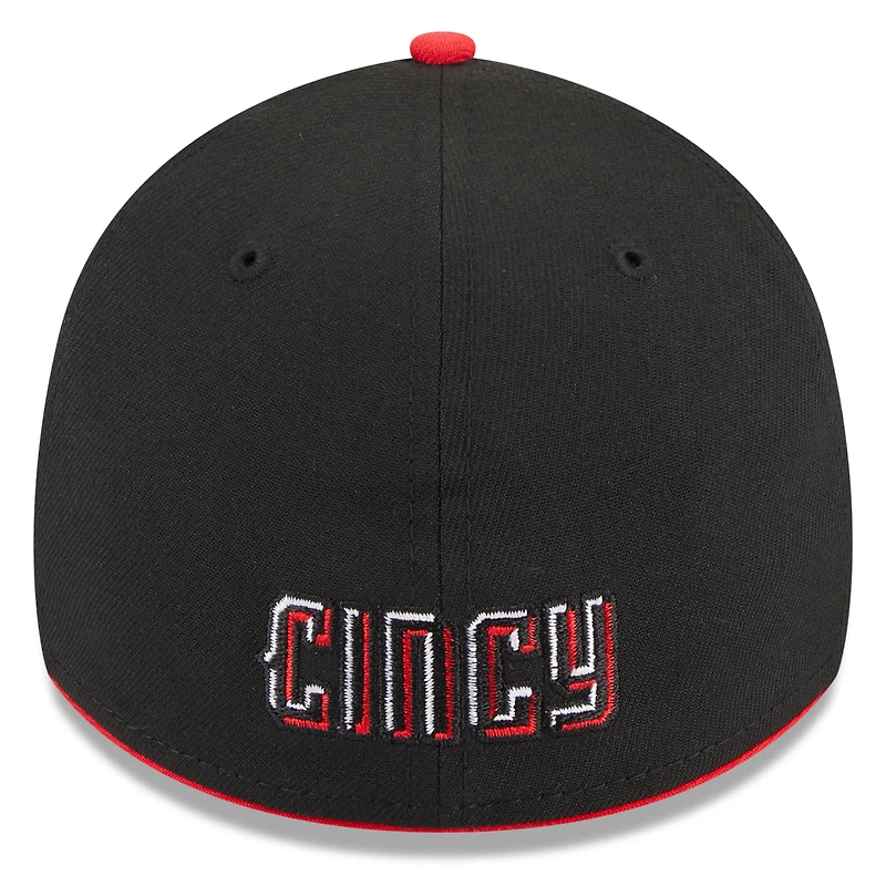 Casquette New Era City Connect 39THIRTY Flex noire pour homme, édition 2024 des Cincinnati Reds