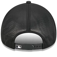 Casquette trucker ajustable New Era noire Cincinnati Reds 2026 pour homme, modèle Apex 9FORTY.