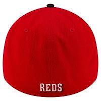 Casquette New Era 39THIRTY Flex Clubhouse MLB 2025 des Cincinnati Reds pour homme, rouge/noir