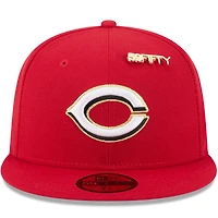 Casquette ajustée New Era 59FIFTY Day 2025 pour homme, avec épingles, des Reds de Cincinnati