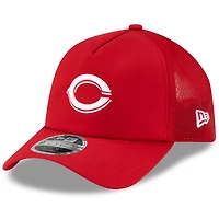 Casquette trucker ajustable New Era rouge Cincinnati Reds 2026 pour homme, modèle Apex 9FORTY.
