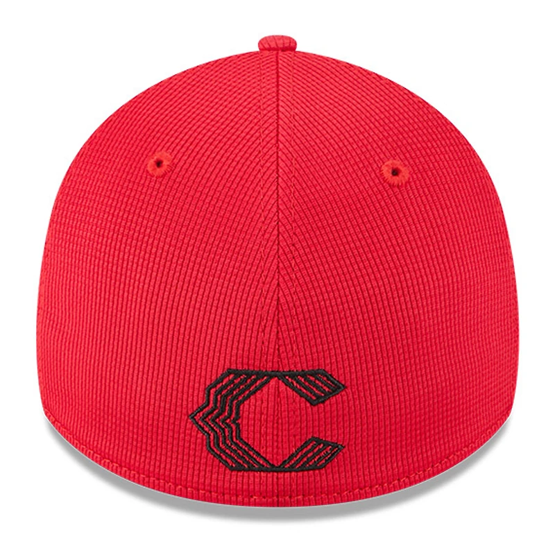 Casquette d'entraînement au bâton City Connect 39THIRTY Flex rouge New Era pour homme des Reds de Cincinnati