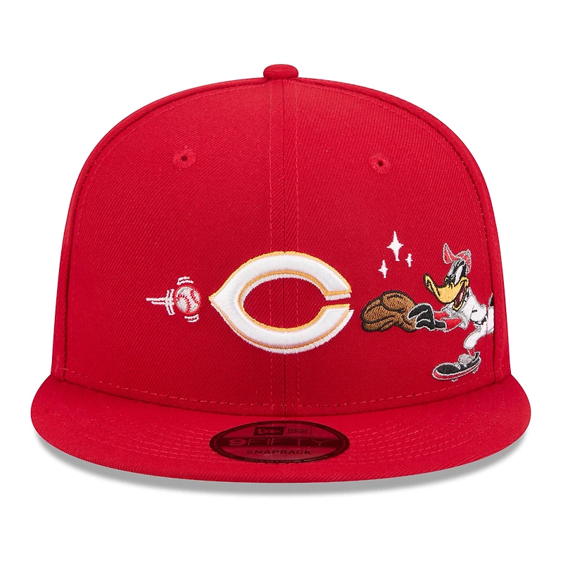 Casquette snapback New Era rouge Cincinnati Reds Looney Tunes Daffy Duck 9FIFTY pour homme