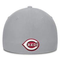 Casquette Nike Primetime Rise Dri-FIT Flex grise pour homme, modèle Cincinnati Reds.
