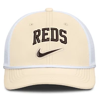 Casquette trucker ajustable Nike Cincinnati Reds Rise Dri-FIT pour homme, coloris naturel/blanc.