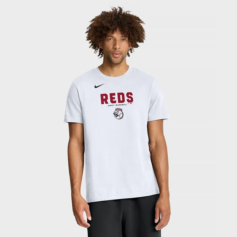 T-shirt Nike blanc pour homme avec le nom de l'équipe en gras des Reds Cincinnati