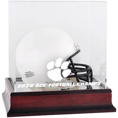 Vitrine de présentation du logo du mini casque en acajou des champions de la conférence de football ACC 2022 des Clemson Tigers