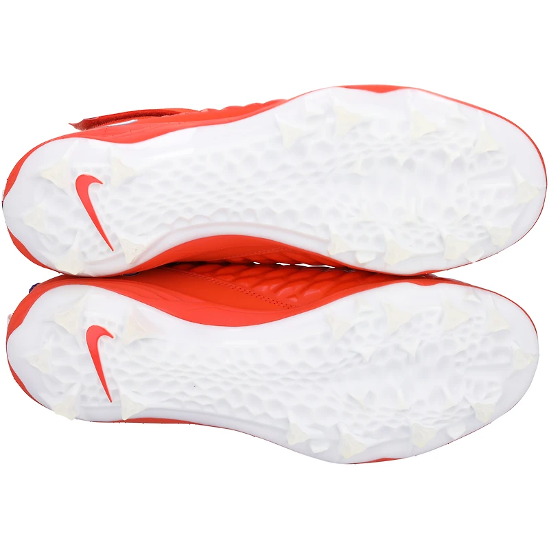 Chaussures à crampons Nike Force Pro 2 orange émises par l'équipe des Clemson Tigers le programme de football