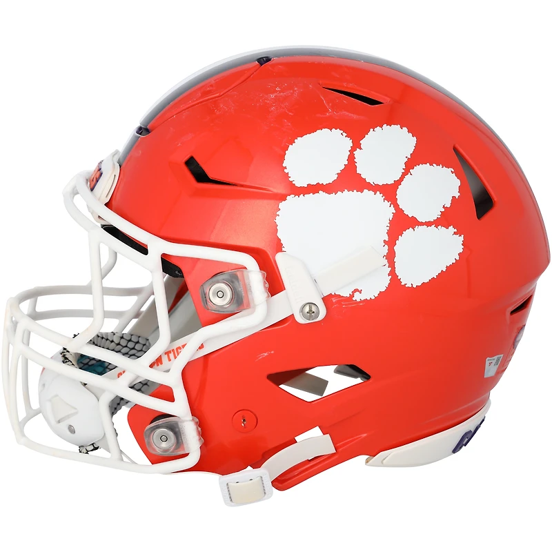 Casque orange des Clemson Tigers, issu du programme de football américain