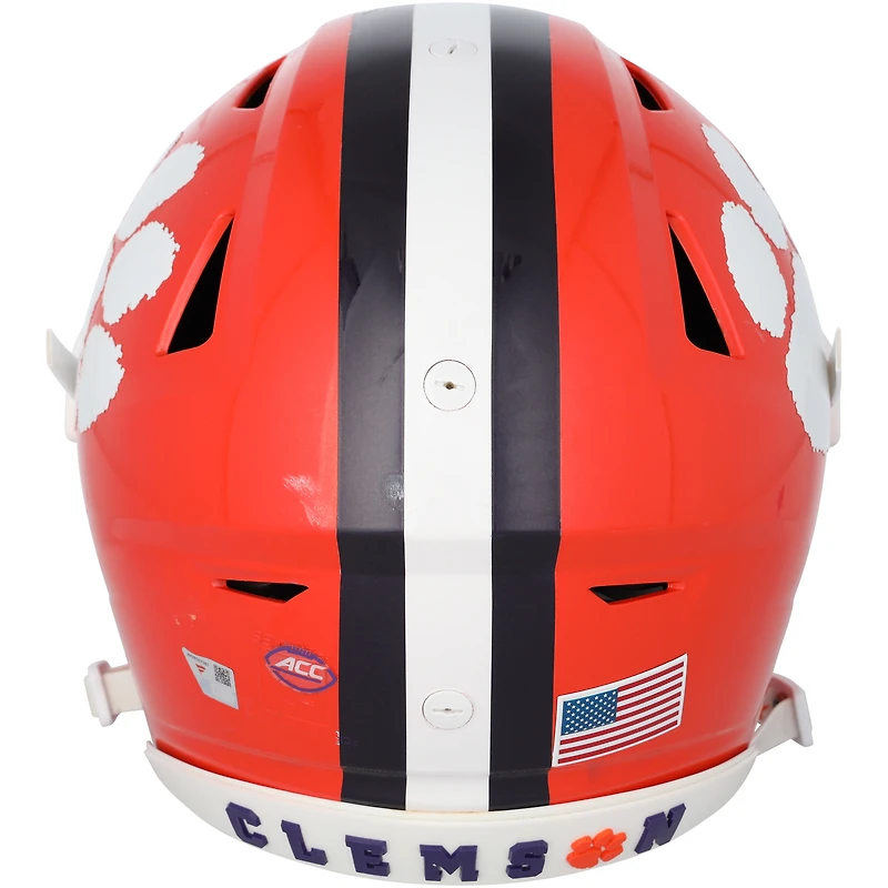 Casque orange des Clemson Tigers, issu du programme de football américain