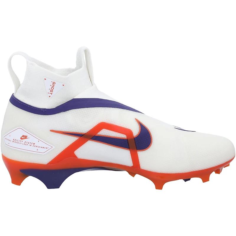 Crampons Nike Alpha Elite 3 blancs fournis par l'équipe des Clemson Tigers du programme de football