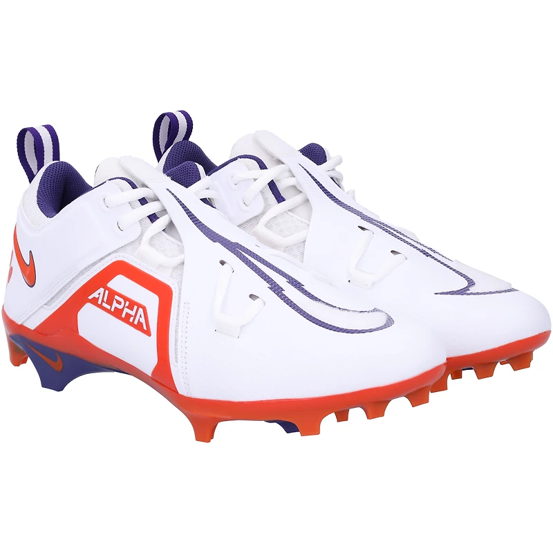 Crampons Nike Alpha Pro 3 Low blancs de l'équipe des Clemson Tigers issus du programme football