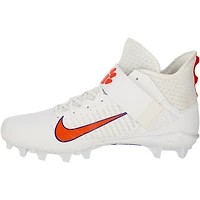 Chaussures à crampons Alpha Menace blanches et orange émises par l'équipe des Clemson Tigers le programme de football