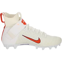 Chaussures à crampons Elite blanches et orange émises par l'équipe des Clemson Tigers le programme de football