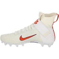 Chaussures à crampons Elite blanches et orange émises par l'équipe des Clemson Tigers le programme de football
