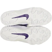 Crampons Savage blancs et oranges fournis par l'équipe des Clemson Tigers du programme de football