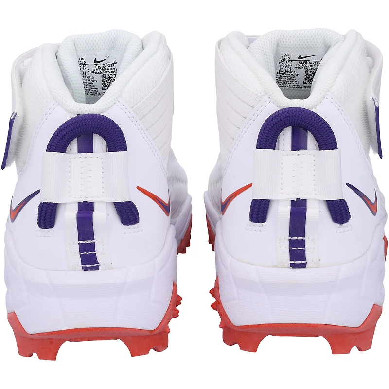 Chaussures Nike Force Pro 2 Shark blanches émises par l'équipe des Clemson Tigers le programme de football
