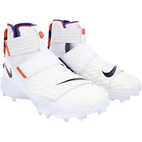 Crampons White Shark fournis par l'équipe des Clemson Tigers du programme de football