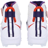 Crampons White Shark fournis par l'équipe des Clemson Tigers du programme de football