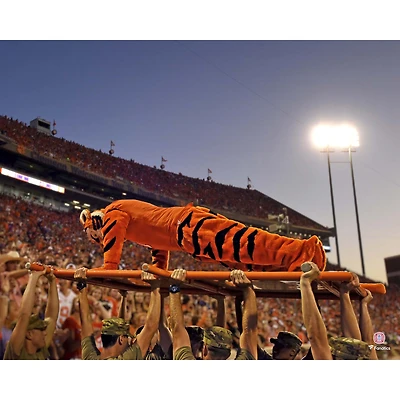 Photographie non signée du touchdown pushup des Tigers de Clemson